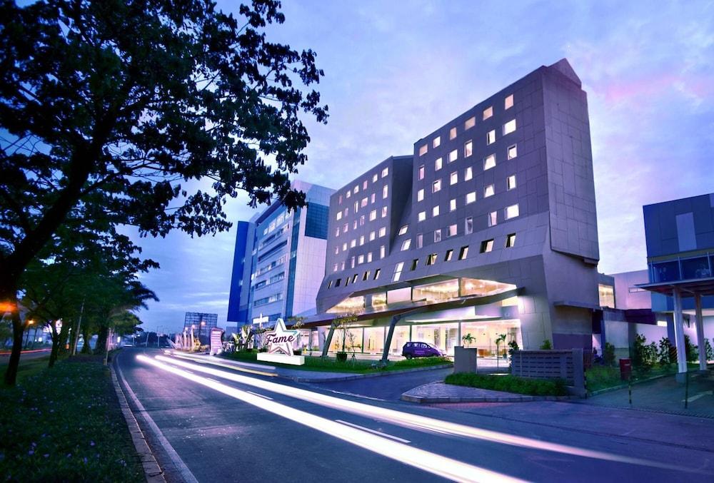 فندق تانجيرانغْفي  فندق فايم جادينج سيربونج المظهر الخارجي الصورة