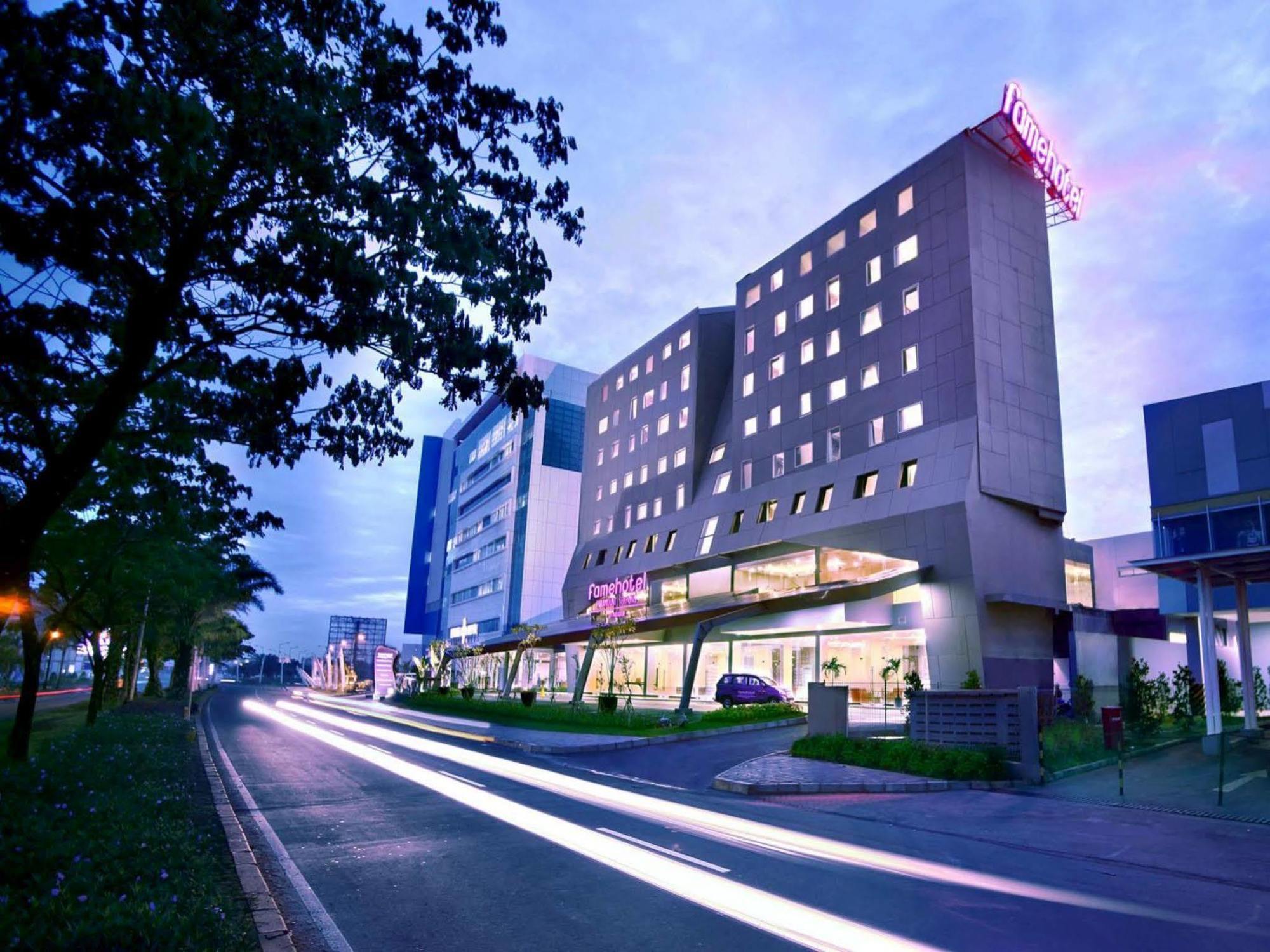 فندق تانجيرانغْفي  فندق فايم جادينج سيربونج المظهر الخارجي الصورة